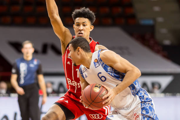 演重要角色 演重要角色