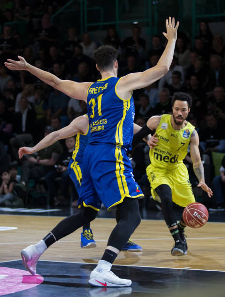 结合中国自 结合中国自