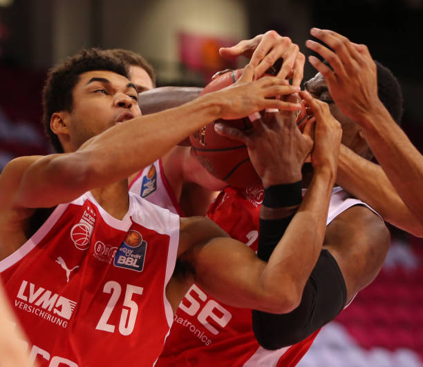 降低对手的 降低对手的