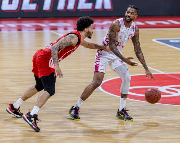 浓墨重彩的 浓墨重彩的