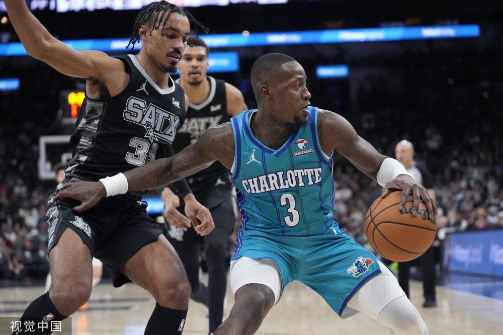 一个熟悉且 一个熟悉且